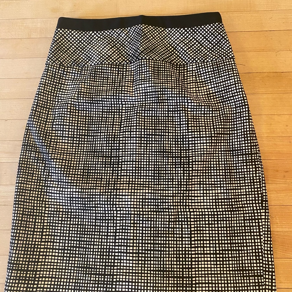 Like new Express pencil skirt-size 0